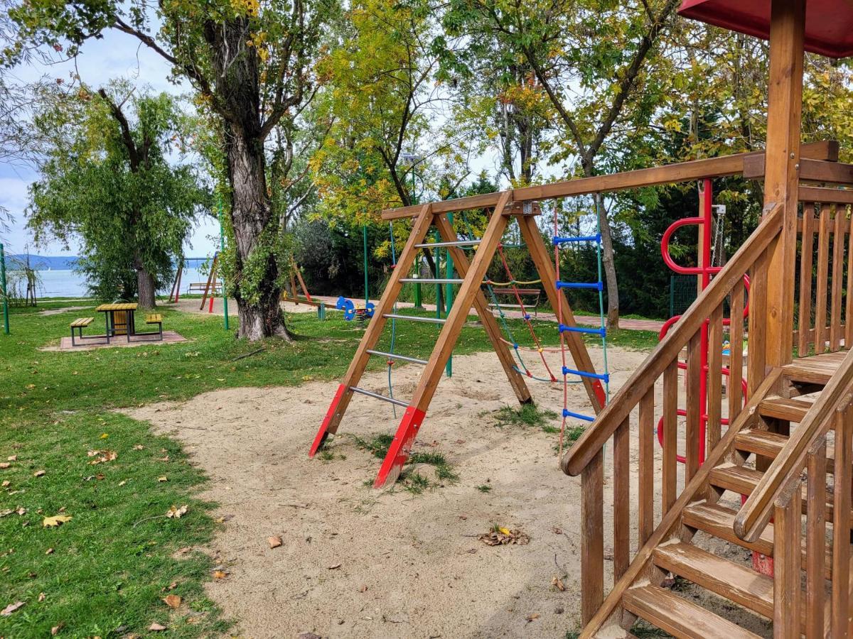 Holiday Home Balatonszárszó Kültér fotó